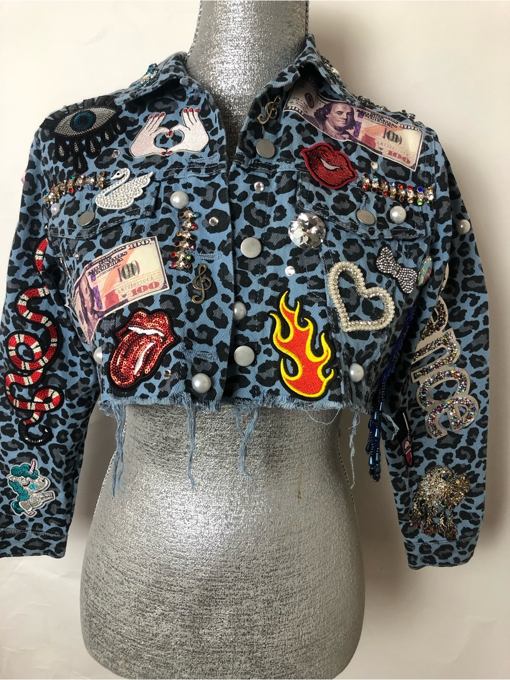 Cropped Leopard Print Embellished Denim Jacket - Blue